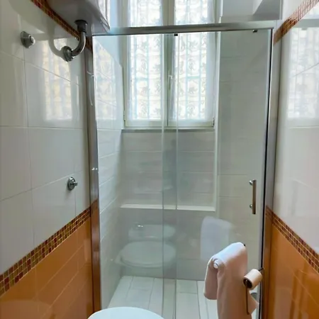 Genova 99 アパート ナポリ